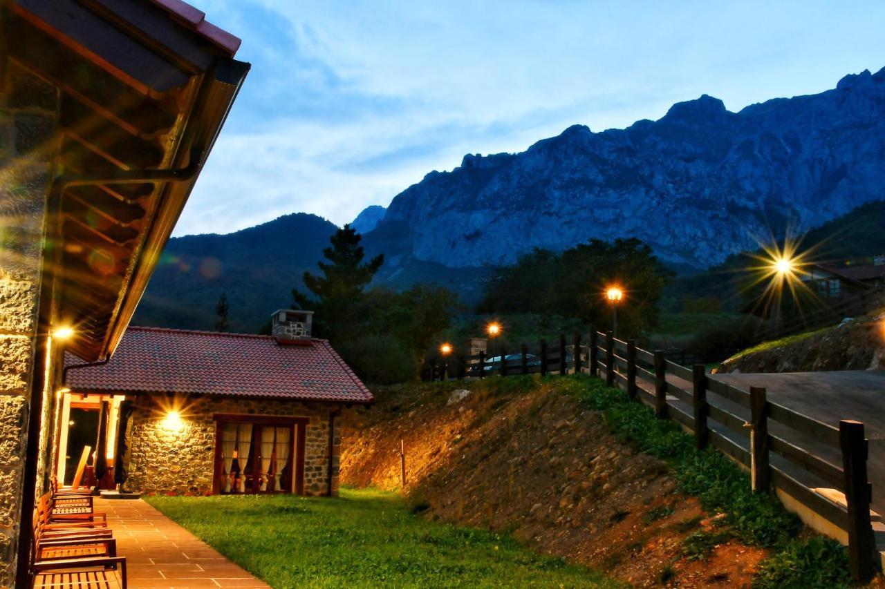 Apartamentos Los Picos De Europa Colio Экстерьер фото