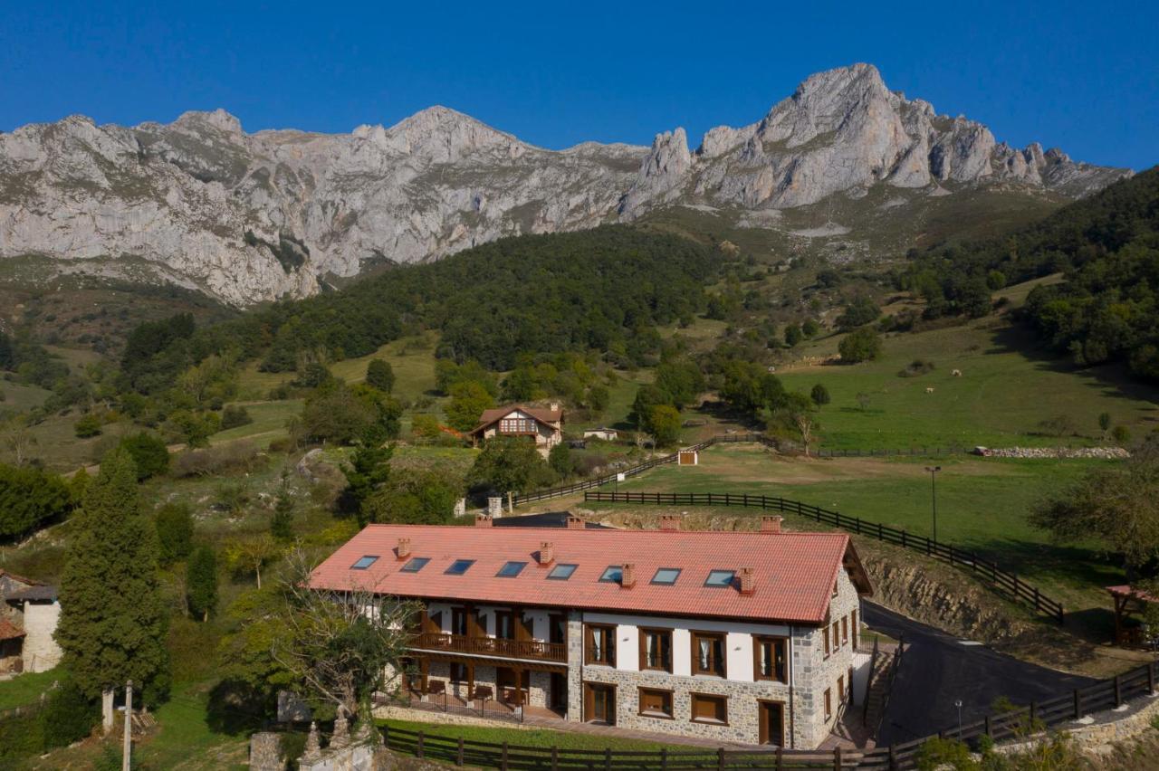 Apartamentos Los Picos De Europa Colio Экстерьер фото
