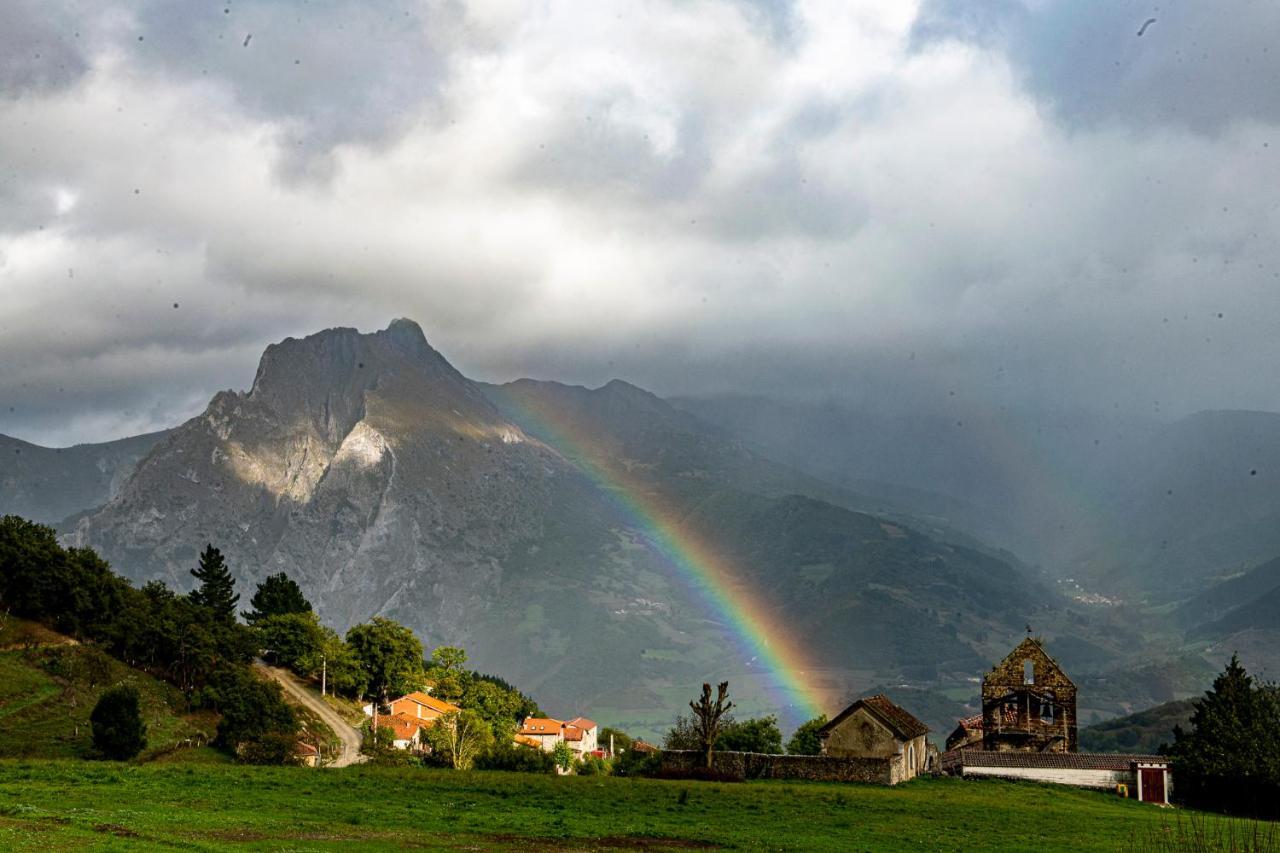Apartamentos Los Picos De Europa Colio Экстерьер фото