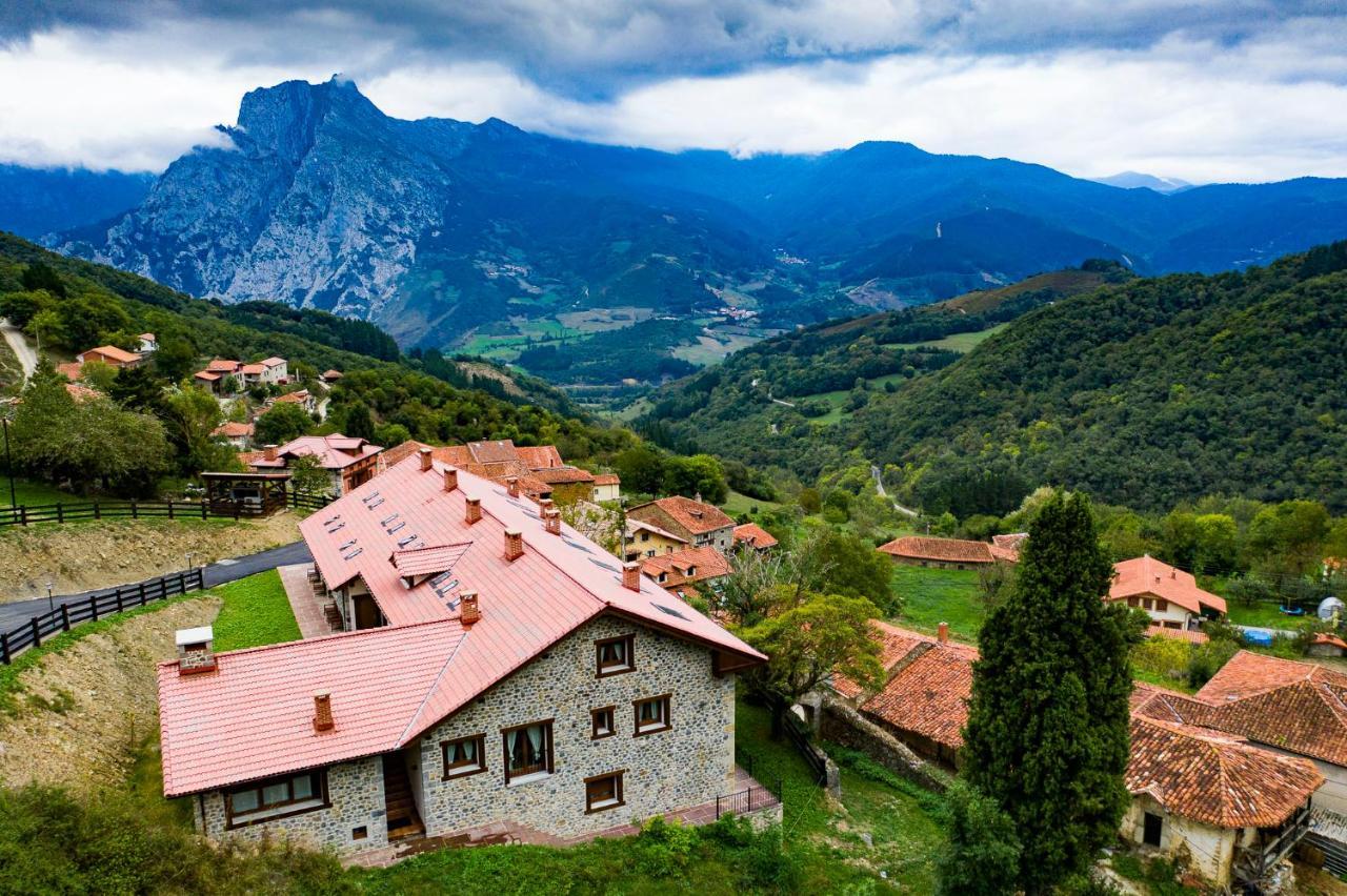 Apartamentos Los Picos De Europa Colio Экстерьер фото