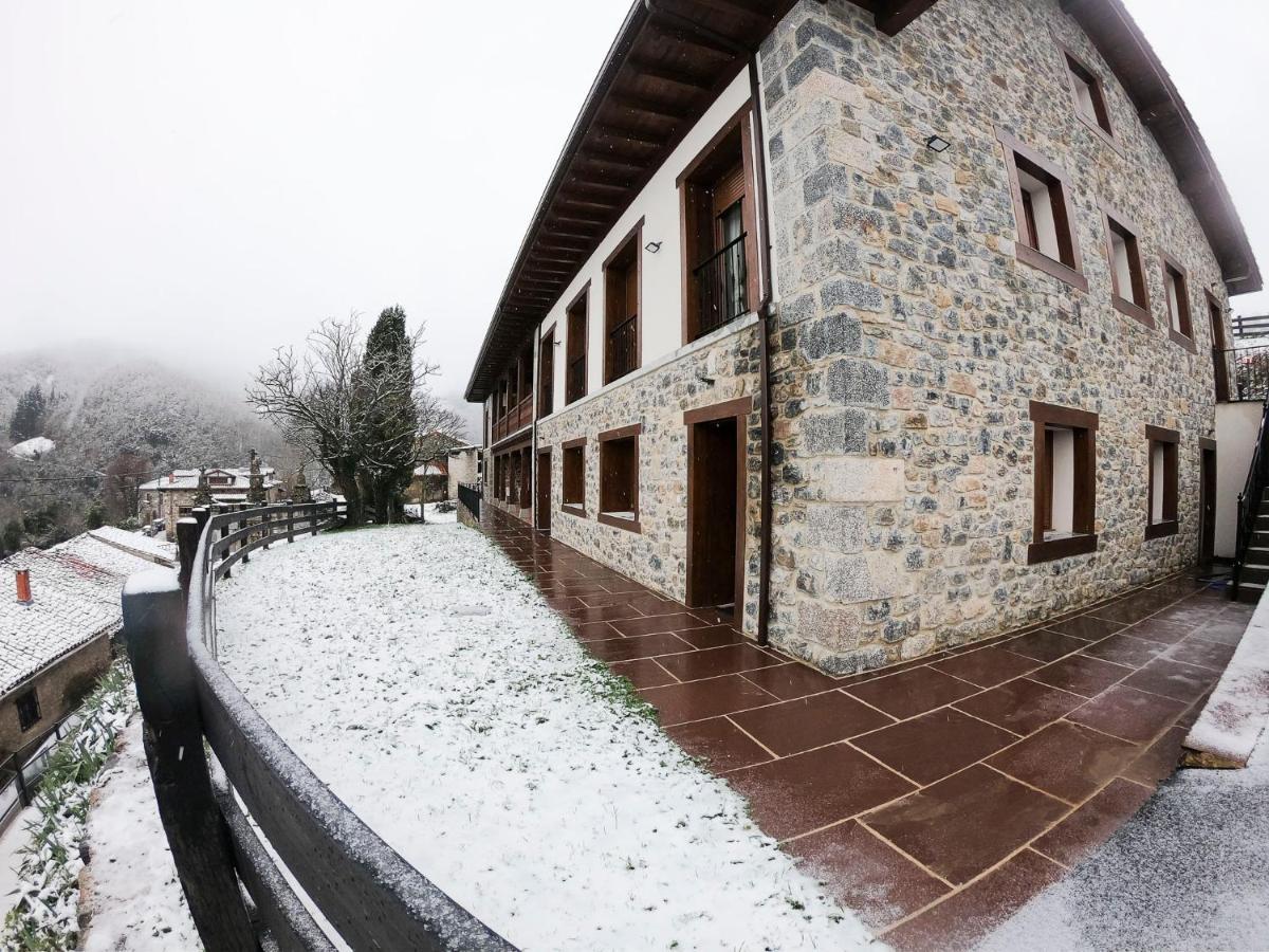 Apartamentos Los Picos De Europa Colio Экстерьер фото